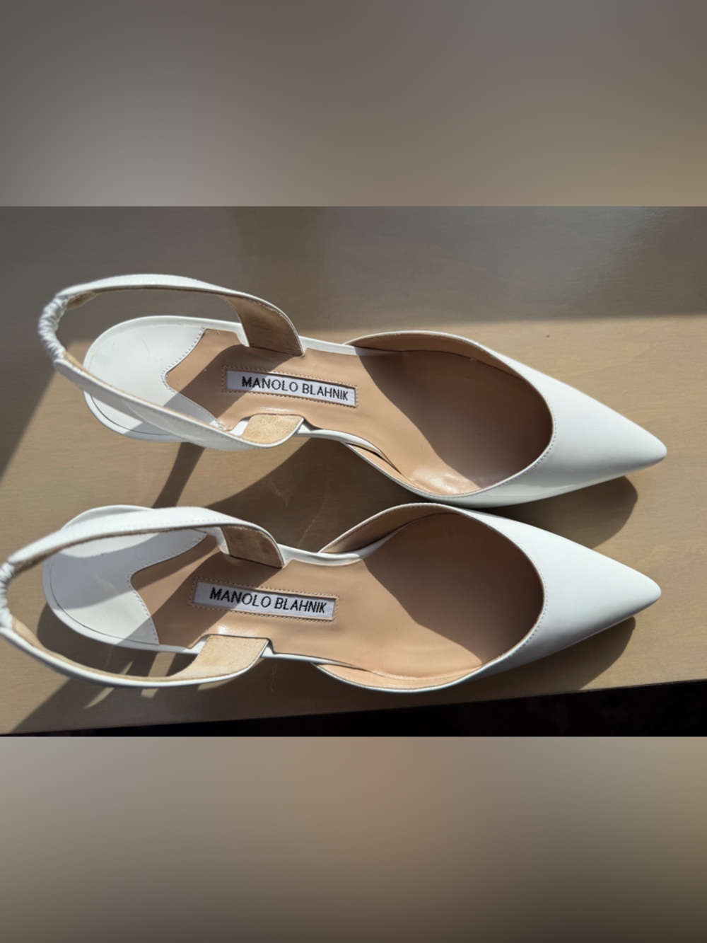 NWOT Manolo blahnik CAROLYNE white patent leather Slingback Pumps size 8.5
